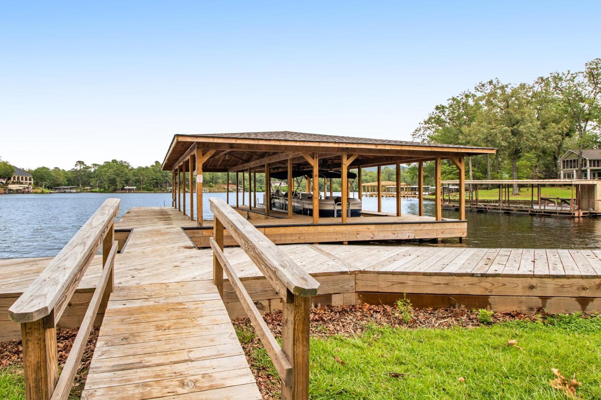 The Silverwood Lake Hamilton Exterior photo