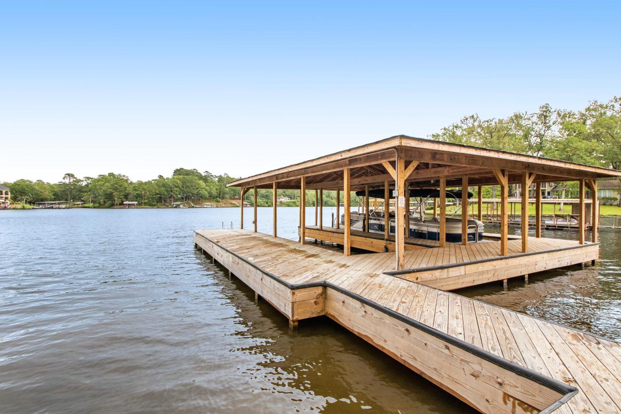 The Silverwood Lake Hamilton Exterior photo
