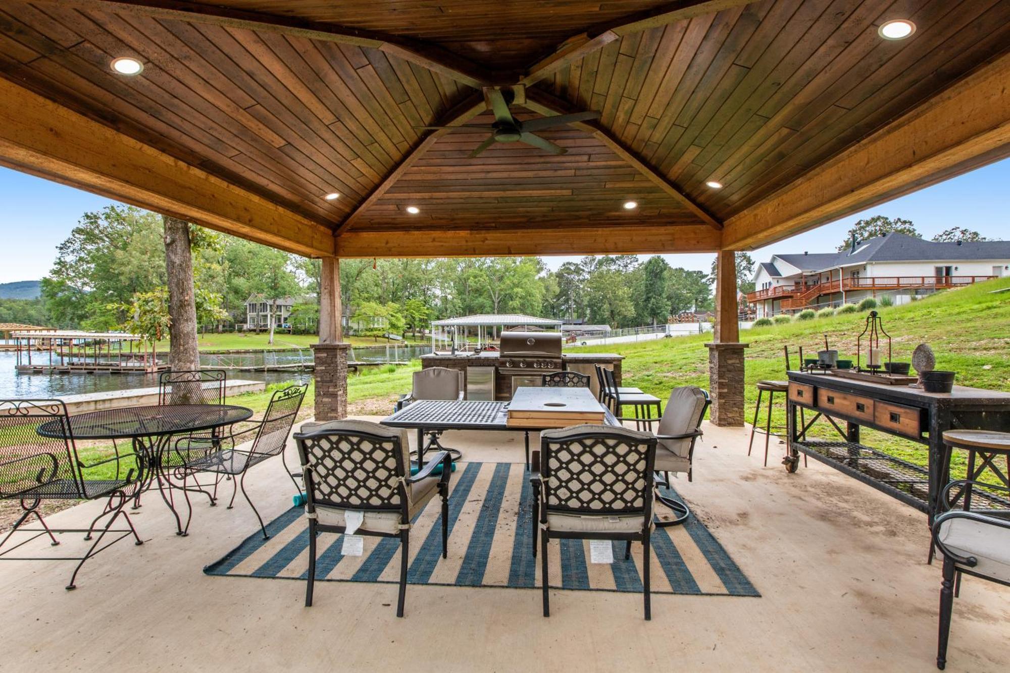 The Silverwood Lake Hamilton Exterior photo