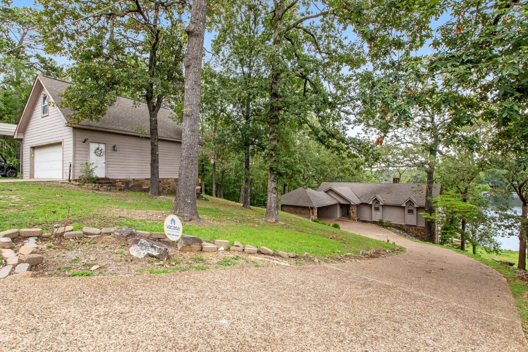 The Silverwood Lake Hamilton Exterior photo